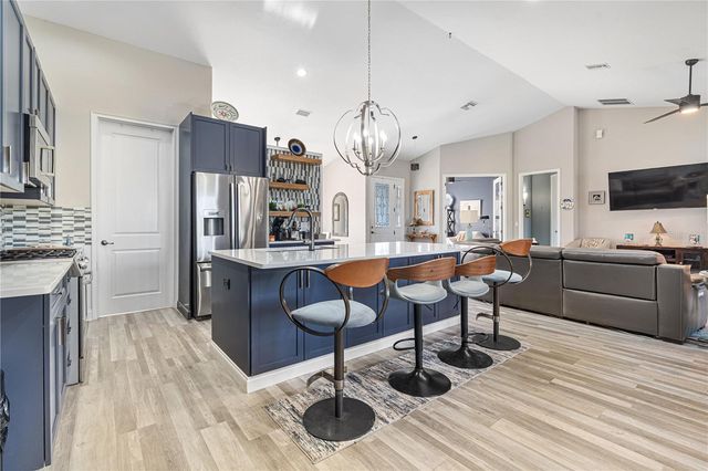 16421 W HIGHWAY 326, Morriston, FL 32668