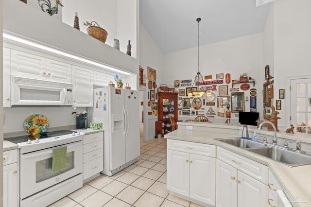 9740 Limpkin Ln, Pensacola, FL 32507