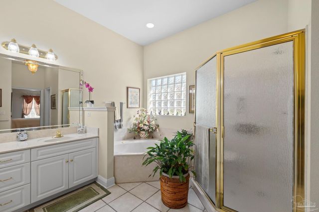 9740 Limpkin Ln, Pensacola, FL 32507