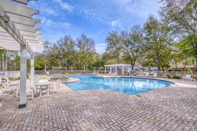 9740 Limpkin Ln, Pensacola, FL 32507