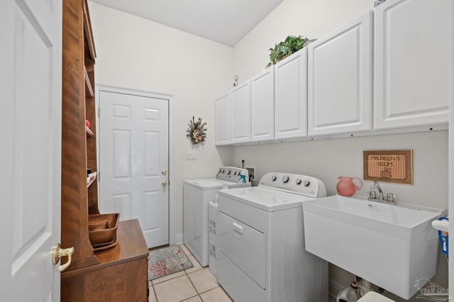 9740 Limpkin Ln, Pensacola, FL 32507