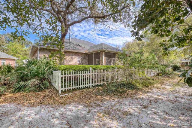 9740 Limpkin Ln, Pensacola, FL 32507