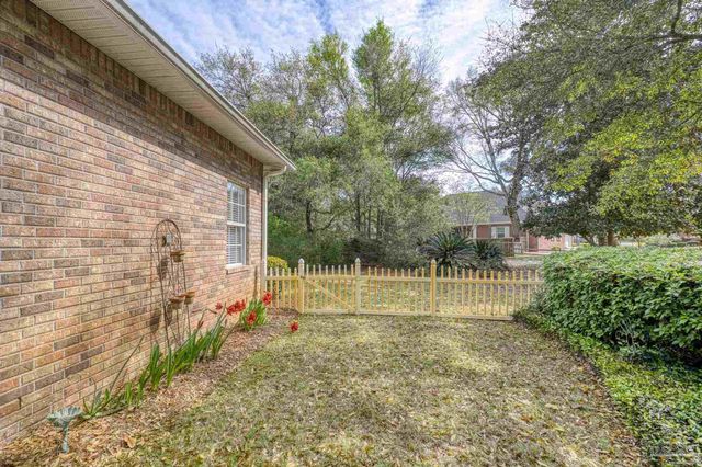 9740 Limpkin Ln, Pensacola, FL 32507