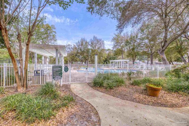 9740 Limpkin Ln, Pensacola, FL 32507