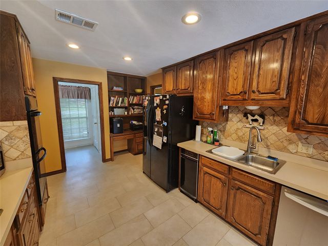 3601 Montecito Drive, Denton, TX 76205