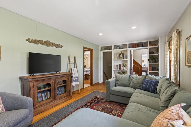 8225 Niagara Lane N, Maple Grove, MN 55311