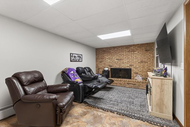 8225 Niagara Lane N, Maple Grove, MN 55311