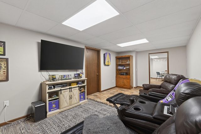 8225 Niagara Lane N, Maple Grove, MN 55311