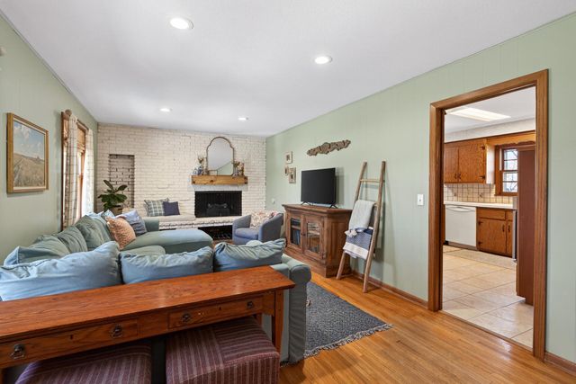 8225 Niagara Lane N, Maple Grove, MN 55311