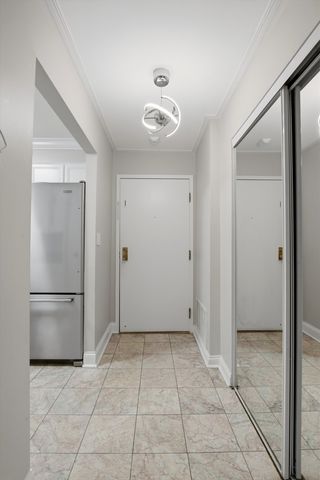 1747 W Crystal Lane 207, Mount Prospect, IL 60056