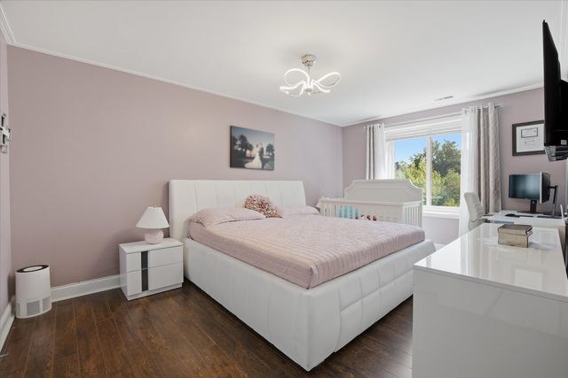 1747 W Crystal Lane 207, Mount Prospect, IL 60056