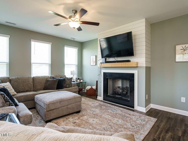 7218 Cabernet Franc Drive, Willow Springs, NC 27592