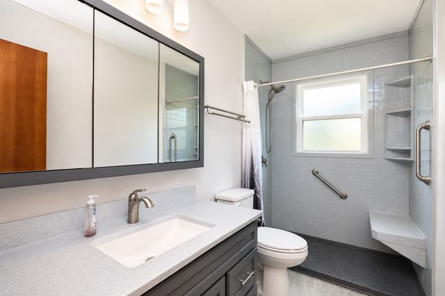 3231 Summit Vista Drive, Des Moines, IA 50321