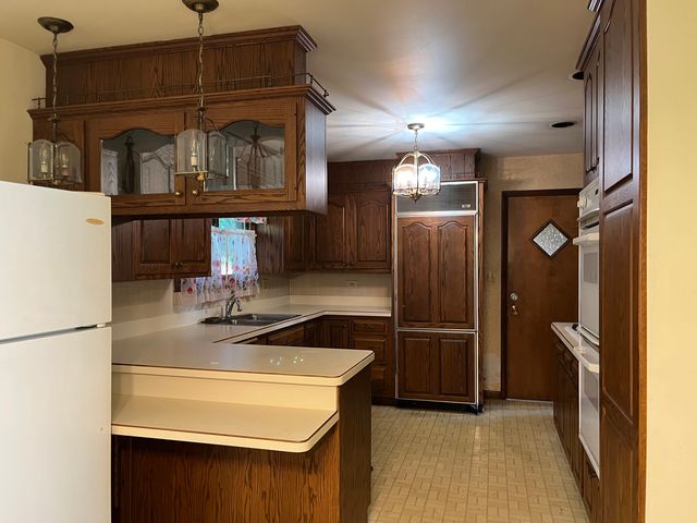 1620 Barthelone Street, Crest Hill, IL 60403