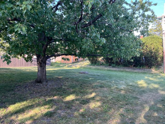 1620 Barthelone Street, Crest Hill, IL 60403