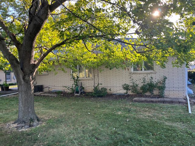1620 Barthelone Street, Crest Hill, IL 60403