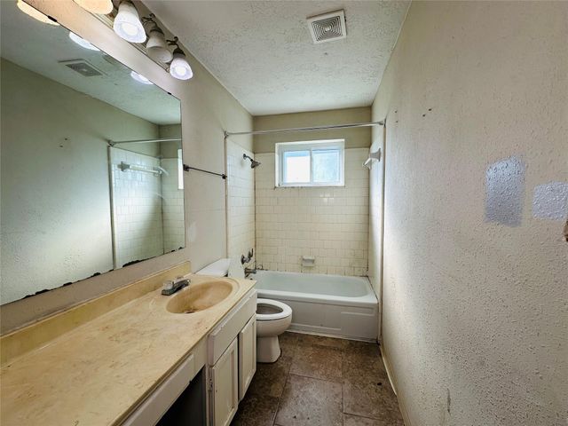 12791 Lake Conroe Hills Drive, Willis, TX 77318