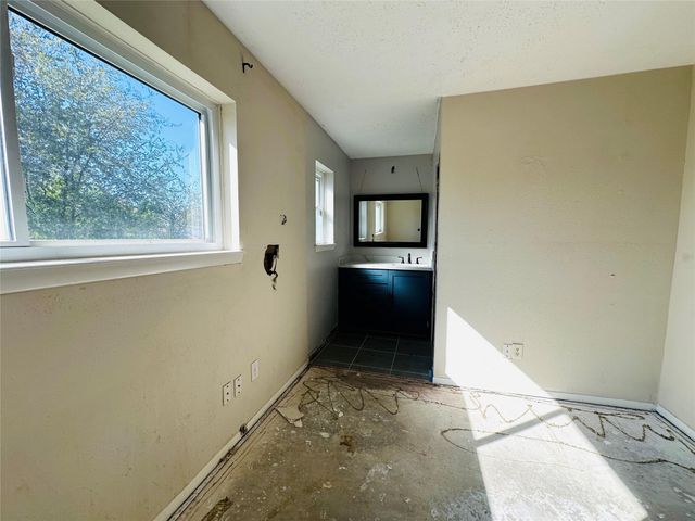 12791 Lake Conroe Hills Drive, Willis, TX 77318