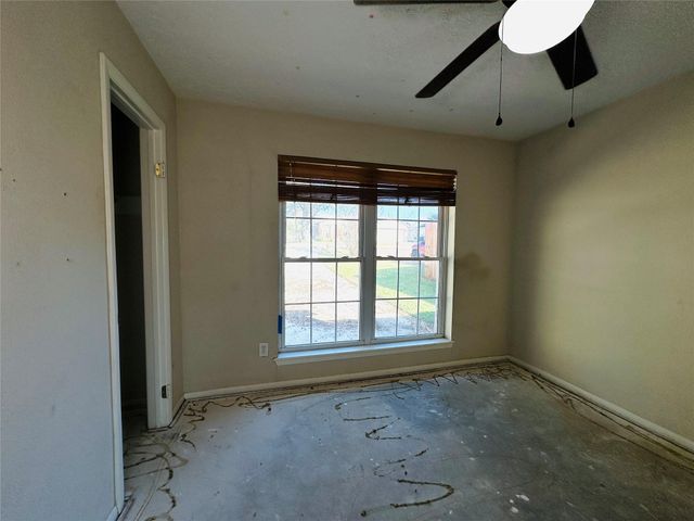 12791 Lake Conroe Hills Drive, Willis, TX 77318