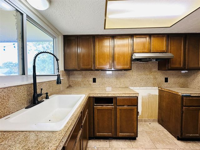 12791 Lake Conroe Hills Drive, Willis, TX 77318