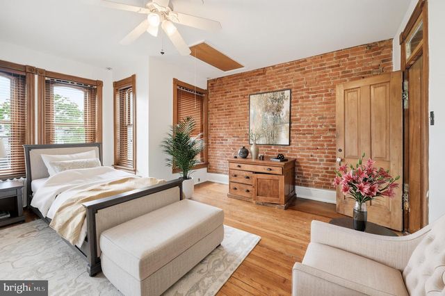 406 10TH ST SE, Washington, DC 20003