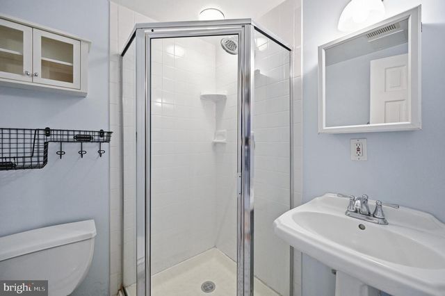 406 10TH ST SE, Washington, DC 20003