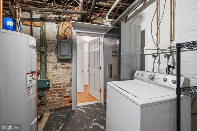 406 10TH ST SE, Washington, DC 20003