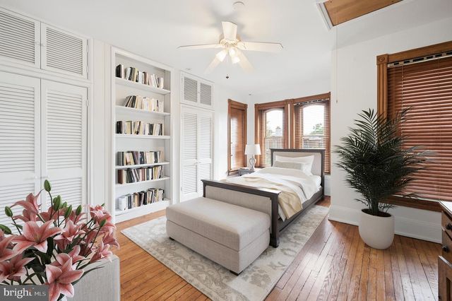 406 10TH ST SE, Washington, DC 20003