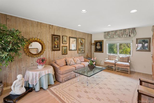 49 Saratoga Drive, Jericho, NY 11753