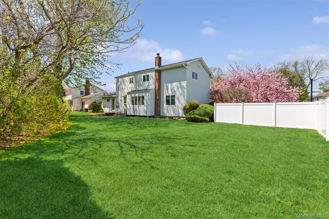 49 Saratoga Drive, Jericho, NY 11753
