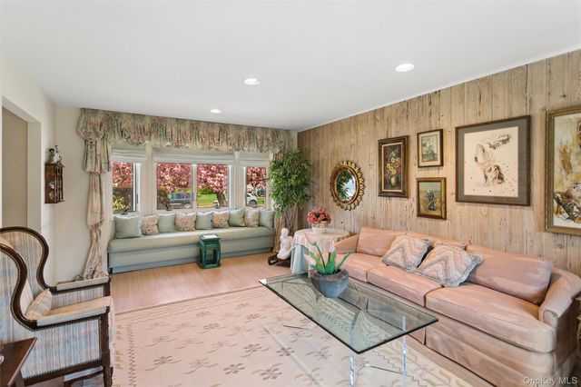 49 Saratoga Drive, Jericho, NY 11753