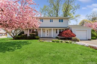 49 Saratoga Drive, Jericho, NY 11753