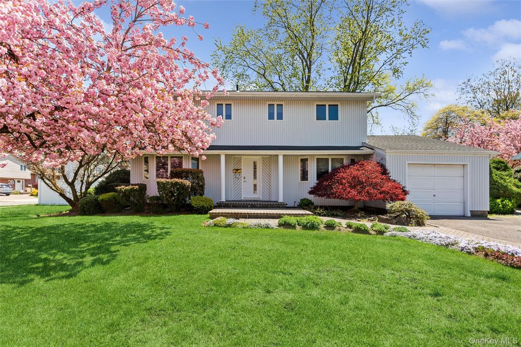 49 Saratoga Drive, Jericho, NY 11753