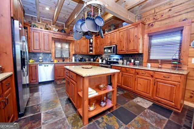 327 Prospectors Pass, Ellijay, GA 30536