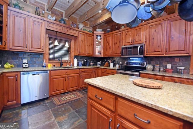 327 Prospectors Pass, Ellijay, GA 30536