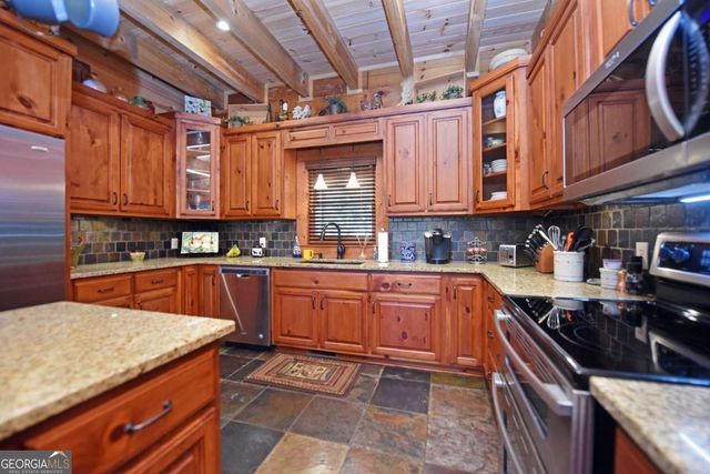 327 Prospectors Pass, Ellijay, GA 30536