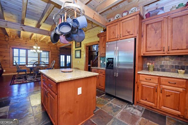 327 Prospectors Pass, Ellijay, GA 30536