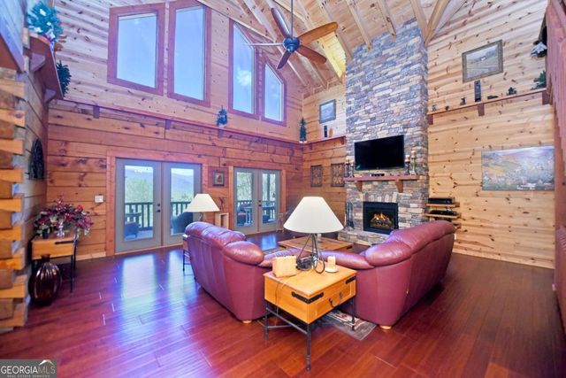 327 Prospectors Pass, Ellijay, GA 30536