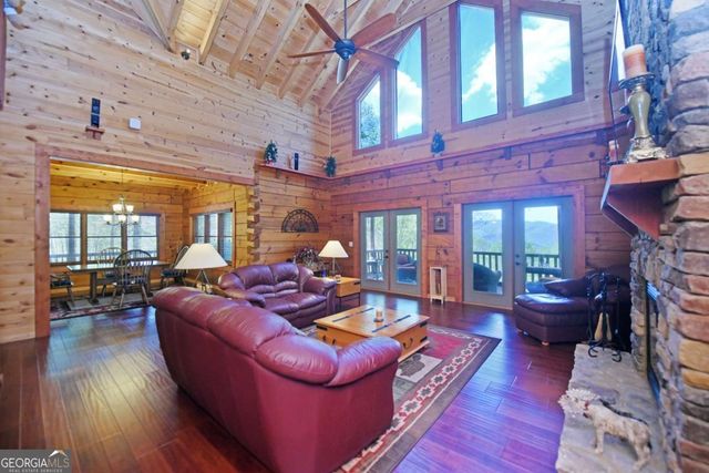 327 Prospectors Pass, Ellijay, GA 30536