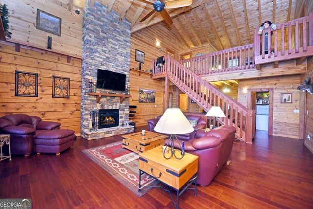 327 Prospectors Pass, Ellijay, GA 30536