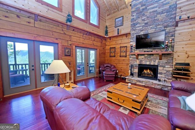 327 Prospectors Pass, Ellijay, GA 30536