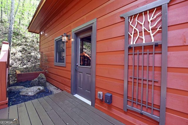 327 Prospectors Pass, Ellijay, GA 30536