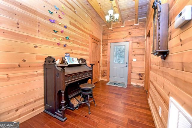 327 Prospectors Pass, Ellijay, GA 30536