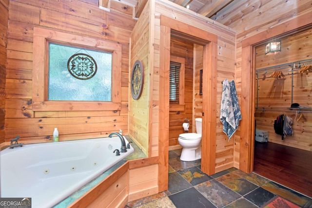 327 Prospectors Pass, Ellijay, GA 30536