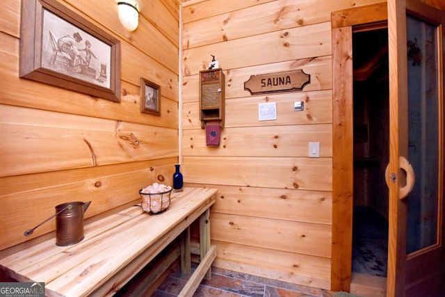 327 Prospectors Pass, Ellijay, GA 30536