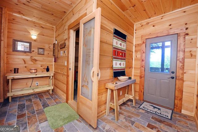 327 Prospectors Pass, Ellijay, GA 30536