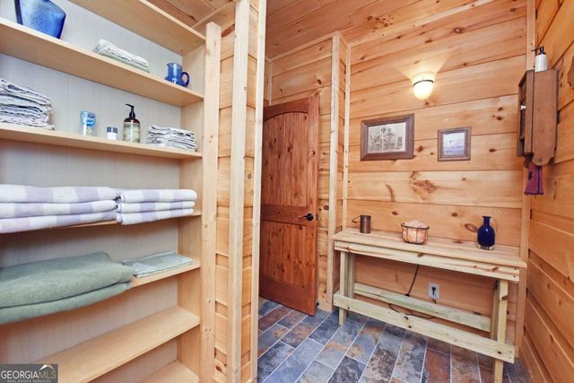 327 Prospectors Pass, Ellijay, GA 30536