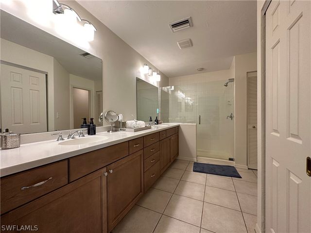 829 Reef Point CIR 46, Naples, FL 34108