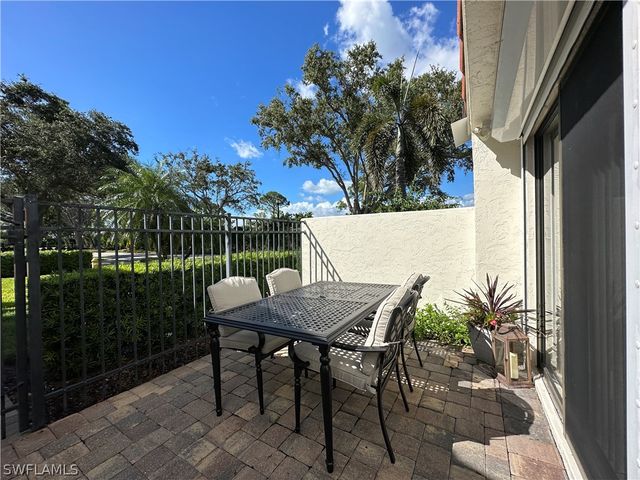 829 Reef Point CIR 46, Naples, FL 34108