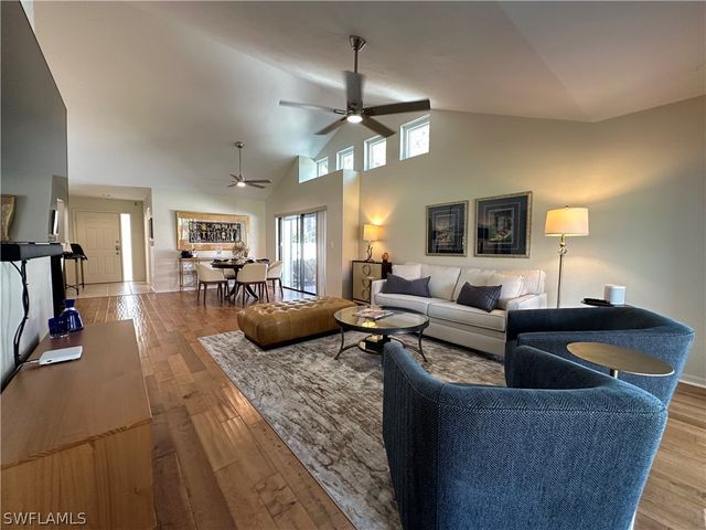 829 Reef Point CIR 46, Naples, FL 34108